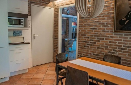 Nieuw-Haamstede House | Kamperfoelieweg 13 family bungalow near the North Sea beach