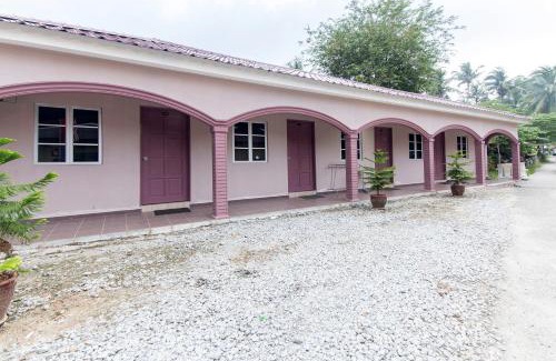 Lubok Buaya Hotel | Kampung Guest House