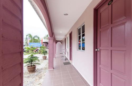 Lubok Buaya Hotel | Kampung Guest House