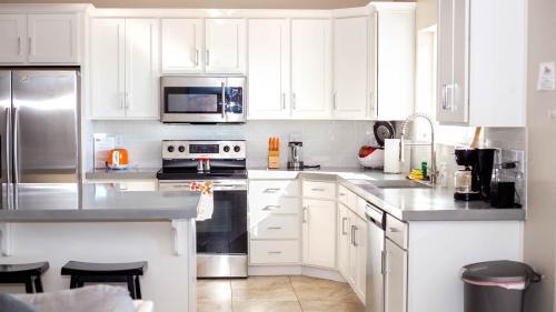 Kanab House | Kanab Family Home With Amazing Red Rock Views Pets OK