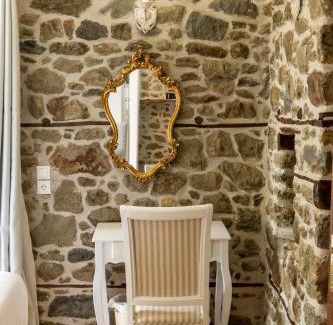 Ithomi Hotel | Kanalia Suites