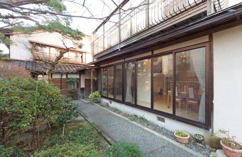 Kanazawa House | Kanazawa Seiren Le Lotus Bleu