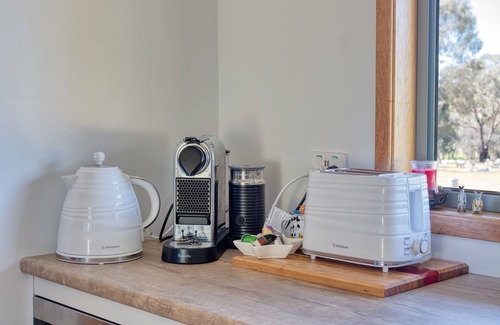 Bumbaldry Cottage | Kangarooby Cottage – A Peaceful Off-grid escape
