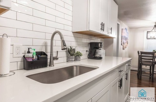 Riverside House | Kansas City Riverside Retreat