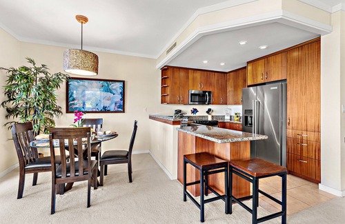 Kapalua Condo | Kapalua Golf Villa, fresh updates and fairway view