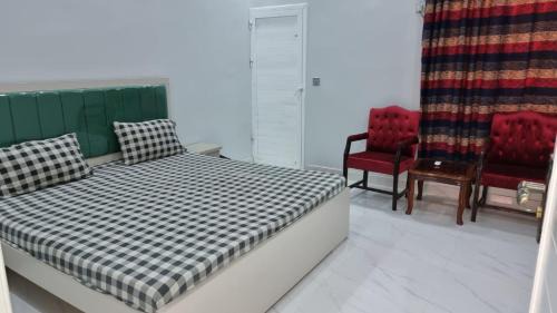 Gulshan-e-Iqbal House | Karachi Guest House University Rd