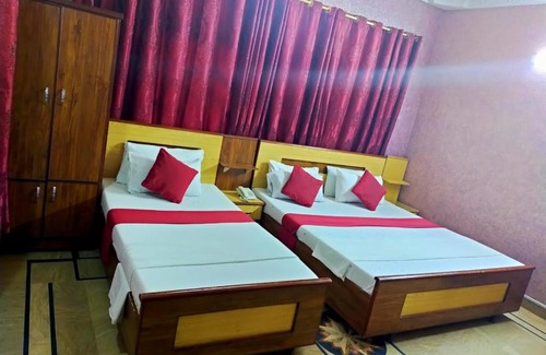 Karachi House | Karachi Motel