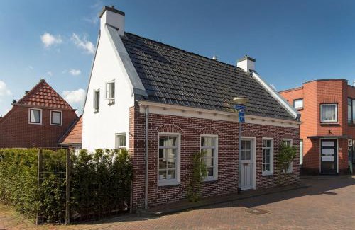 Winsum House | Karakteristiek huis in centrum Winsum met nieuwe badkamer