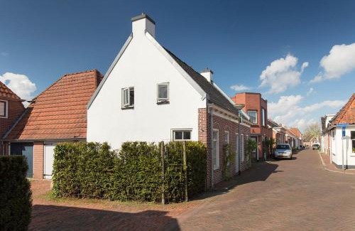 Winsum House | Karakteristiek huis in centrum Winsum met nieuwe badkamer
