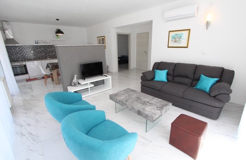 Rovinj Villa | KARLO 2 Holiday Home with Pool (sa bazenom)