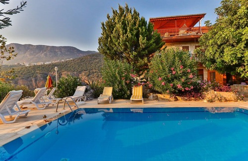 Kas Apartment | Kas Holiday Rental with Stunning Sea View and Swimming Pool (4 people)