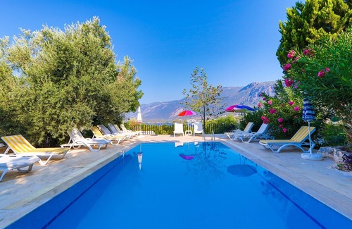 Kas Apartment | Kas Holiday Rental with Stunning Sea View and Swimming Pool (4 people)