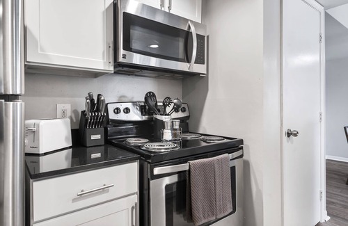 Delray Beach Apartment | Kasa | Welcoming 2 BD + Onsite Gym Access | Delray Beach