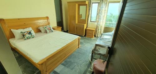 Dhirkot Hotel | Kashmir Paradise View Hotel