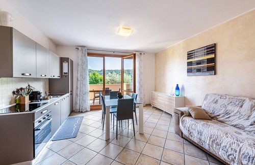 Roe Apartment | Kastel’s house: a clever holiday on the Garda