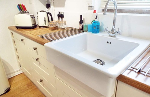 Bourton Cottage | KATE'S COTTAGE, with a garden in Bourton-On-The-Water