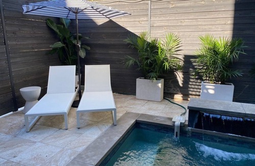 Knox - Henderson House | Katy Trail. Warm Pool. 5 bedroom townhome.