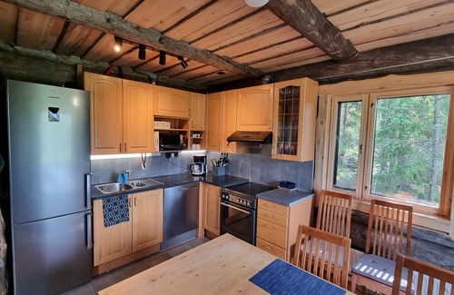 Pyhtaa Villa | Kaunisvirta villa for 10 with beautiful views. Pet-Friendly!