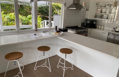 Kawau Island Resort | Kawau Lodge - Kotuku Master Suite plus 4 bedrooms