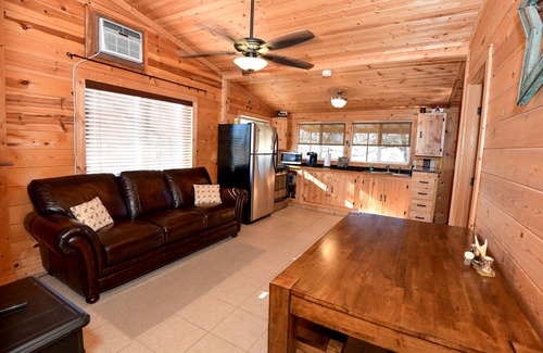 Utopia Cabin | Kay's River Escape