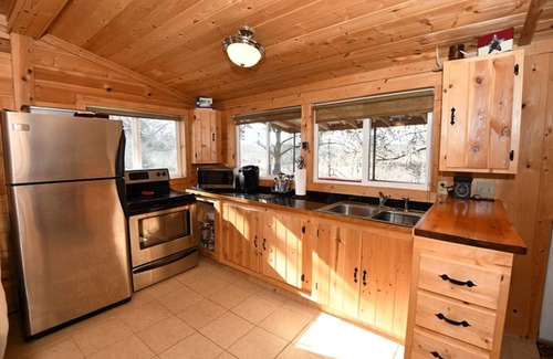 Utopia Cabin | Kay's River Escape