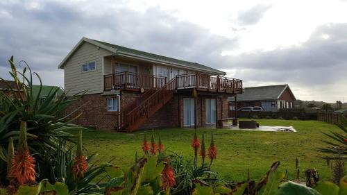 Kidd's Beach Apartment | Kaysers Treasure