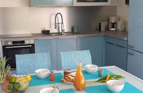 Dunoyer House | KAZA DATCHA small corner of paradise with private pool