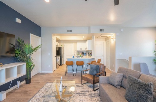 Encanto Apartment | KB - Lex on Central