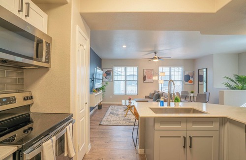 Encanto Apartment | KB - Lex on Central