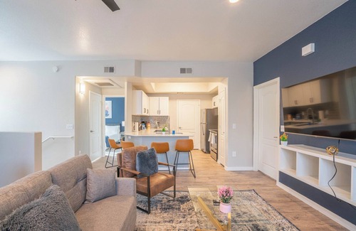 Encanto Apartment | KB - Lex on Central