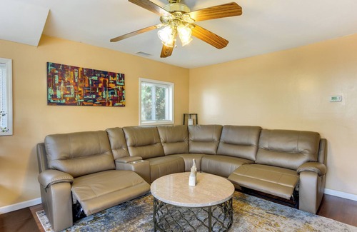 Keansburg House | Keansburg Home w/ Private Hot Tub!
