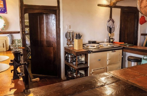 Beccles Cottage | KEIRS COTTAGE, pet friendly, with open fire in Beccles