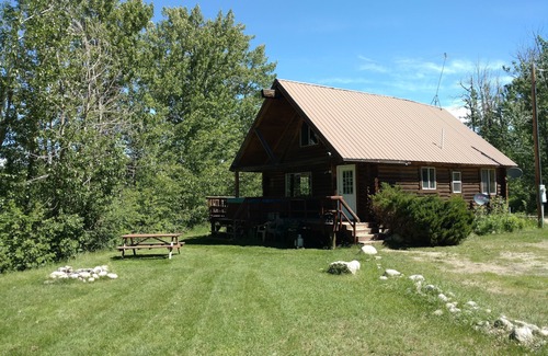 Red Lodge Cabin | Kelly's Rock Creek Cabin. Kids and dogs welcome!