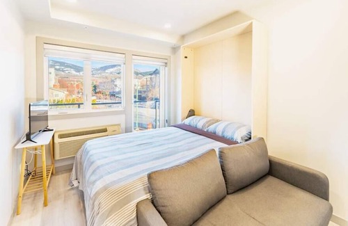 Rutland Apartment | Kelowna Studio Near Restaurants and Grocery