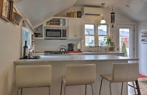 Kennebunk Cottage | Kennebunk Cottage w/Yard < 1 Mi to Beach!