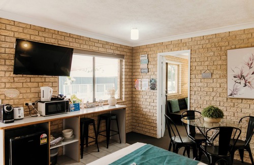 Tweed Heads West Hotel | Kennedy Drive Boutique Motel - Close To City Centre & Airport