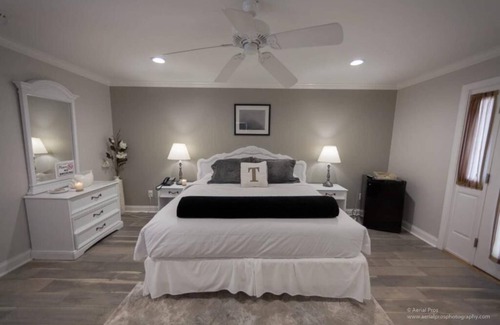 Culloden Shores Hotel | Kenny's Tipperary Inn