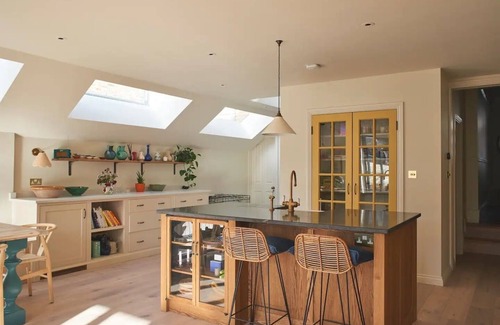 Kensal Green Apartment | Kensal Queen - Newly Renovated 3 Bedroom House