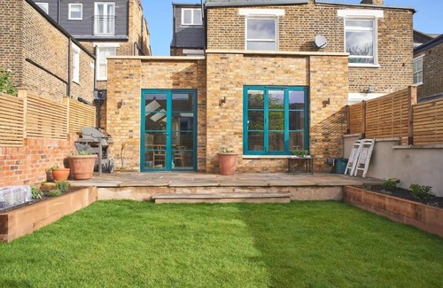 Kensal Green Apartment | Kensal Queen - Newly Renovated 3 Bedroom House