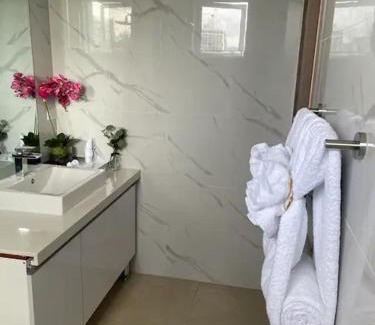 Eden Gardens Apartment | Kensington Gates-Oasis