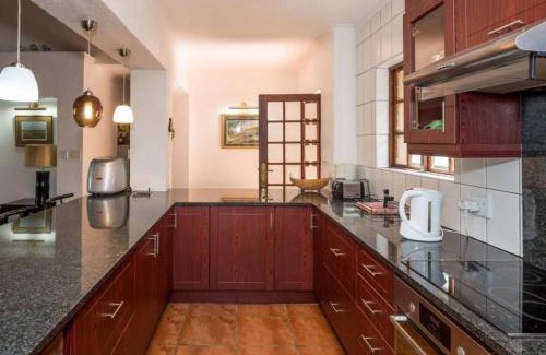 White River House | Kensington Lodge Golf Estate Villa - 17 Pinehurst Drive