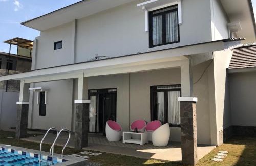 Parongpong Villa | Kensington Villa