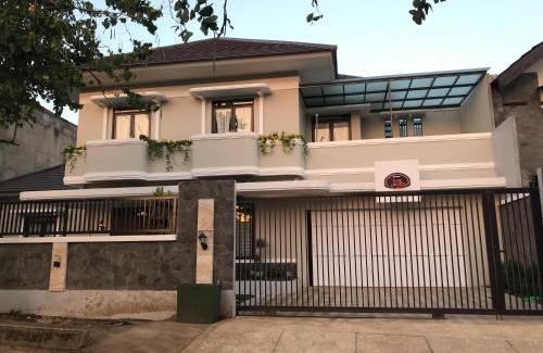 Parongpong Villa | Kensington Villa