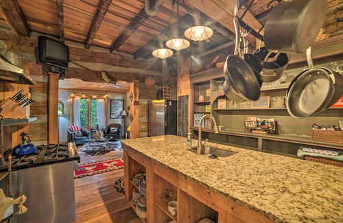 Waverly House | Kentucky Lake Views: Cozy Cabin in Waverly!