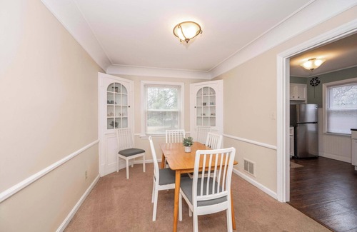 Roselawn Finance Condo | Kenwood Keys 2 Stay for 6!