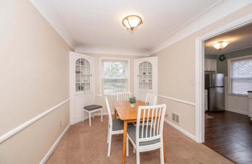 Roselawn Finance House | Kenwood Keys 2 - Stay for 6