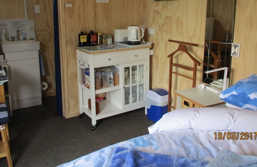 Napier Cabin | KERERU KABIN suitable as an event stopover