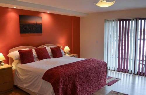 Horning House | Kestrel Cottage