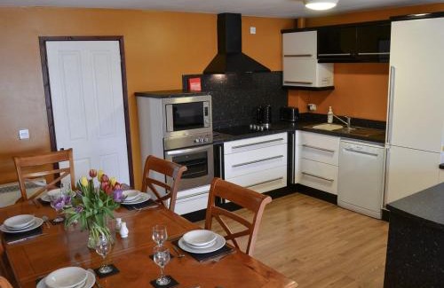 Horning House | Kestrel Cottage