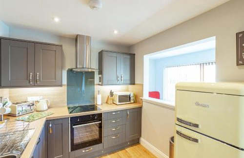 Newton Stewart House | Kestrel Lodge 6 with Hot Tub